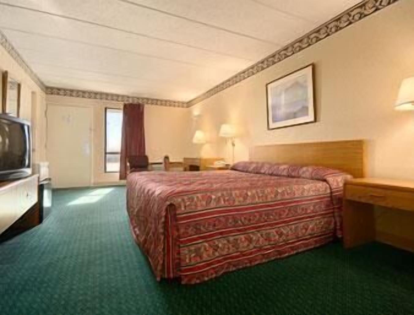 Days Inn By Wyndham Cincinnati East Cherry Grove Exteriör bild