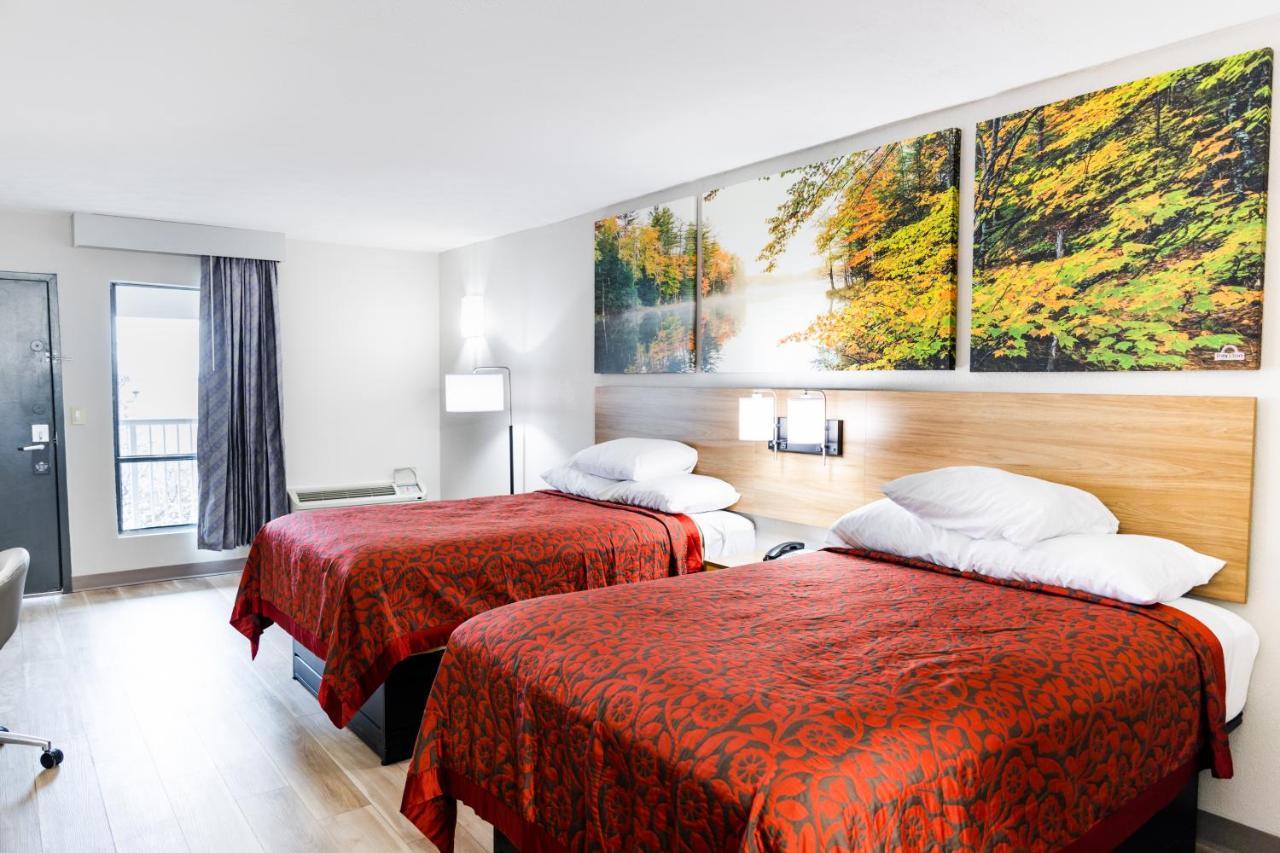 Days Inn By Wyndham Cincinnati East Cherry Grove Exteriör bild