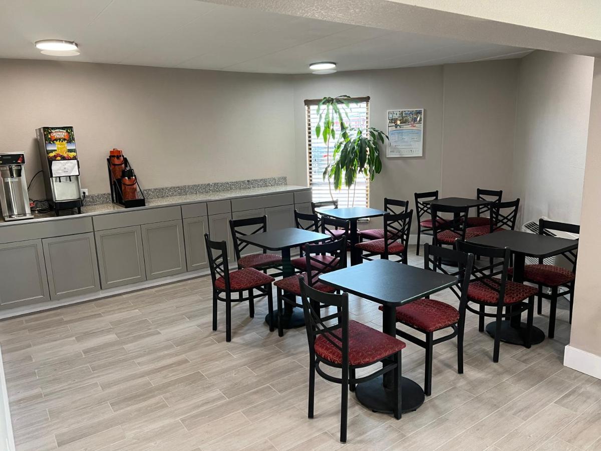Days Inn By Wyndham Cincinnati East Cherry Grove Exteriör bild