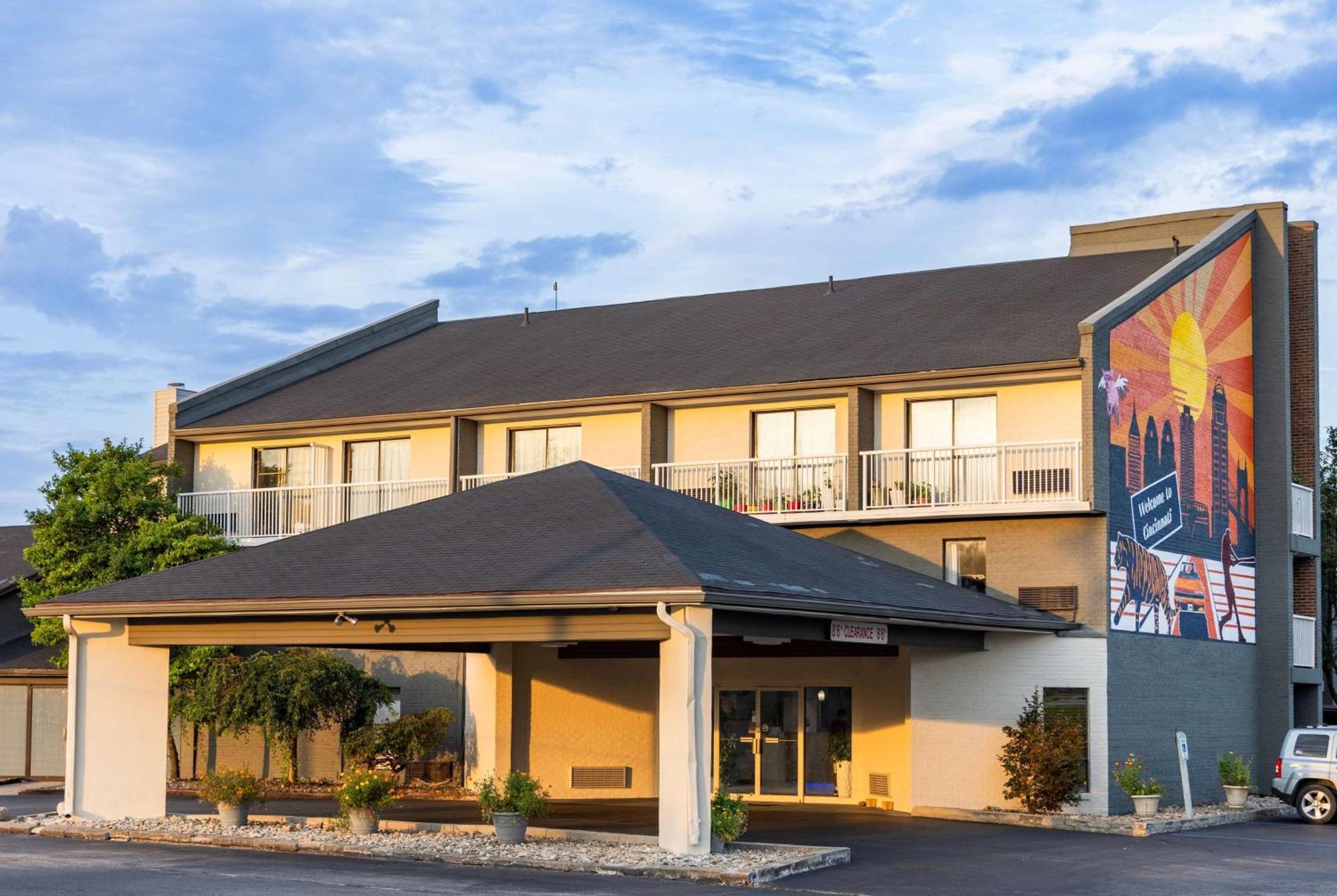 Days Inn By Wyndham Cincinnati East Cherry Grove Exteriör bild